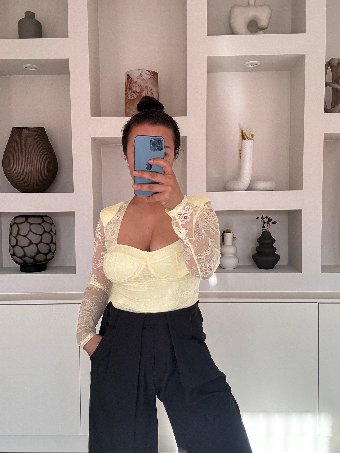 Lace body geel
