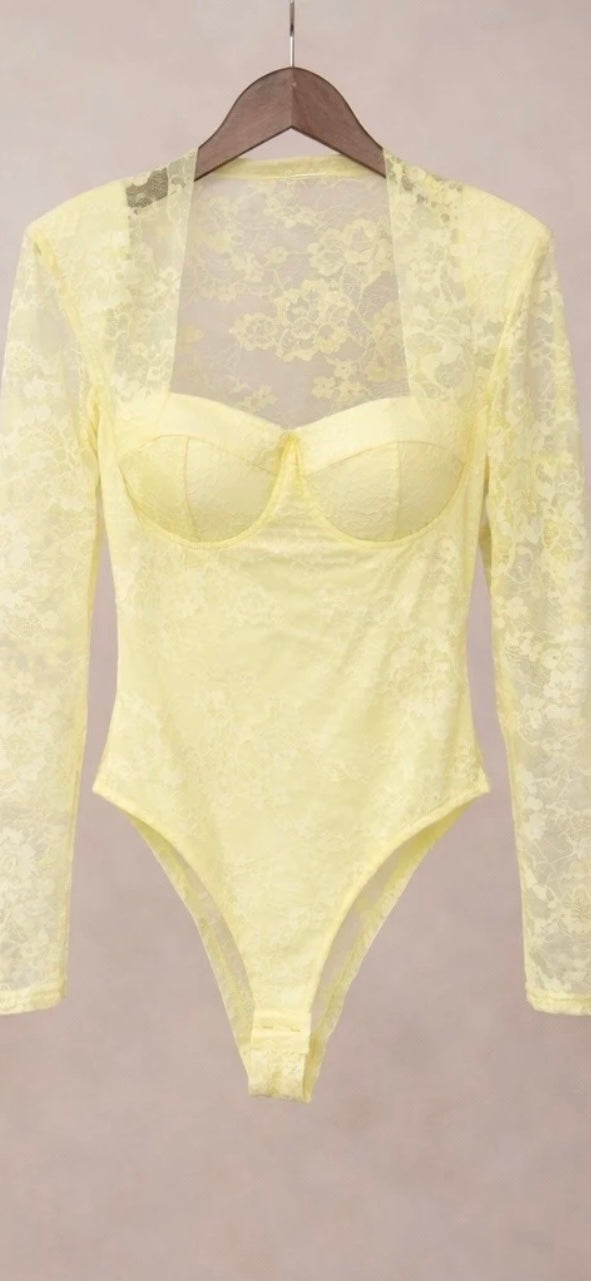 Lace body geel